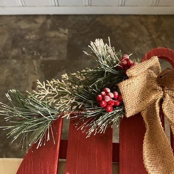 NWT- Red with White Merry Christmas Round Wooden Ornament Sign w/ Bell & Bow - Picture 13 of 17